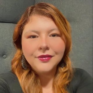 elizabeth Mena Flores
